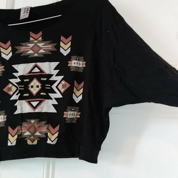 Cropped long sleeve top - Picture 3 of 4